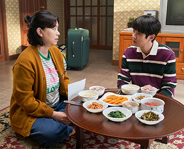 ปรากฏการณ์น้ำตารื้นทั่วเกาหลี สื่อใหญ่เทใจรีวิวบวก “Number One นับหนึ่งถึงมื้อแม่” ซาบซึ้งกินใจ การแสดงสุดตราตรึง ดูจบแล้วอยากกลับไปกินข้าวกับ “แม่”